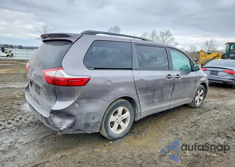 2015 Toyota Sienna Le z USA, uszkodzony, nr VIN 5TDKK3DC7FS542453